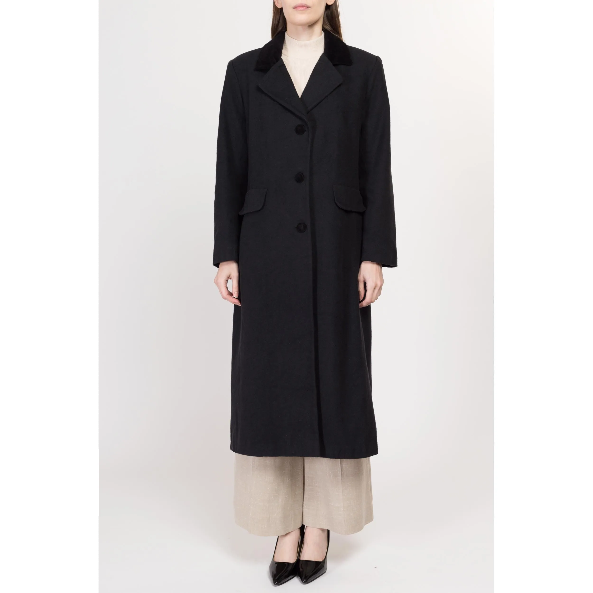 Medium 80s Charcoal Black Velvet Collar Wool Overcoat