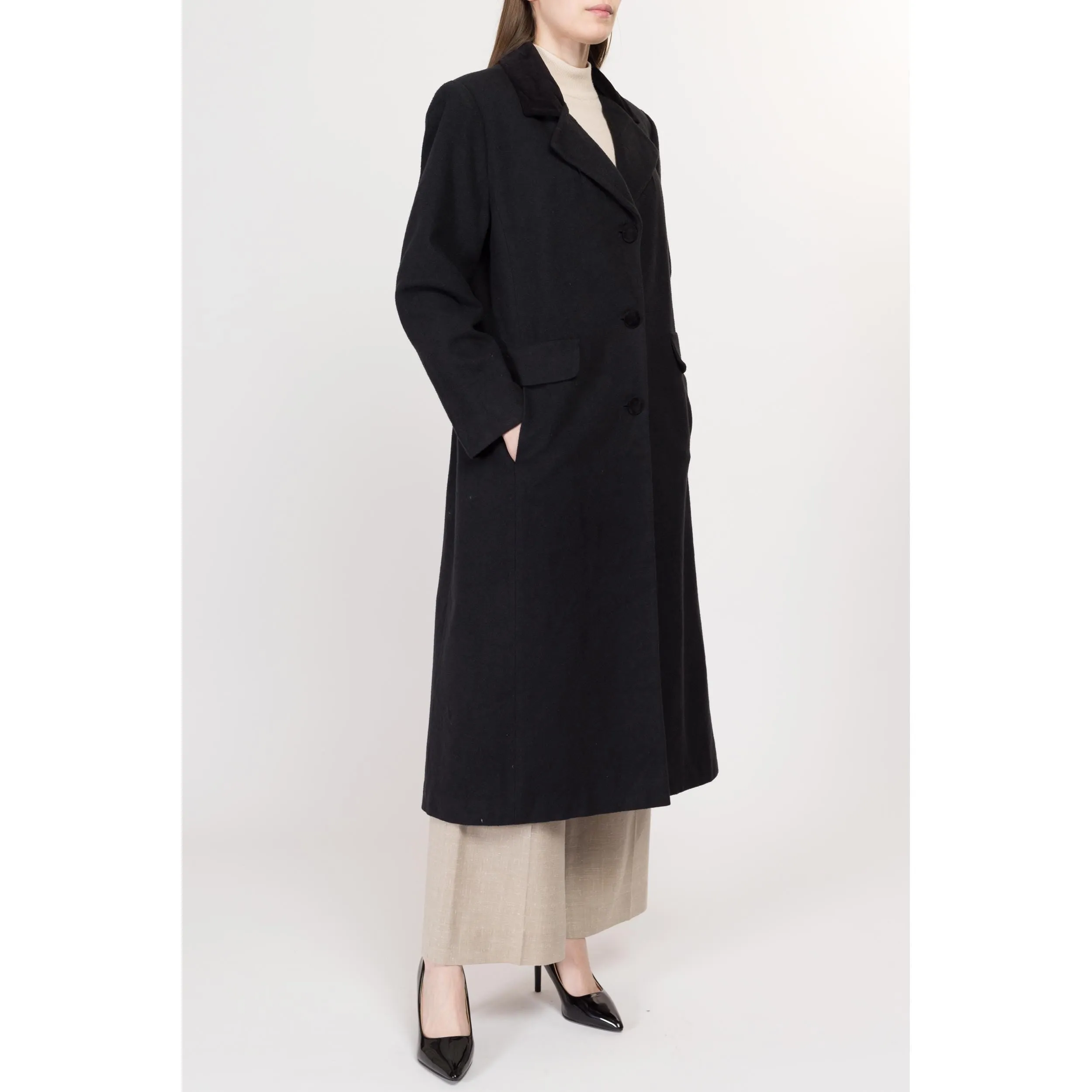 Medium 80s Charcoal Black Velvet Collar Wool Overcoat